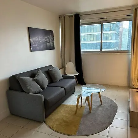 Amazing Studio Paris La Defense !